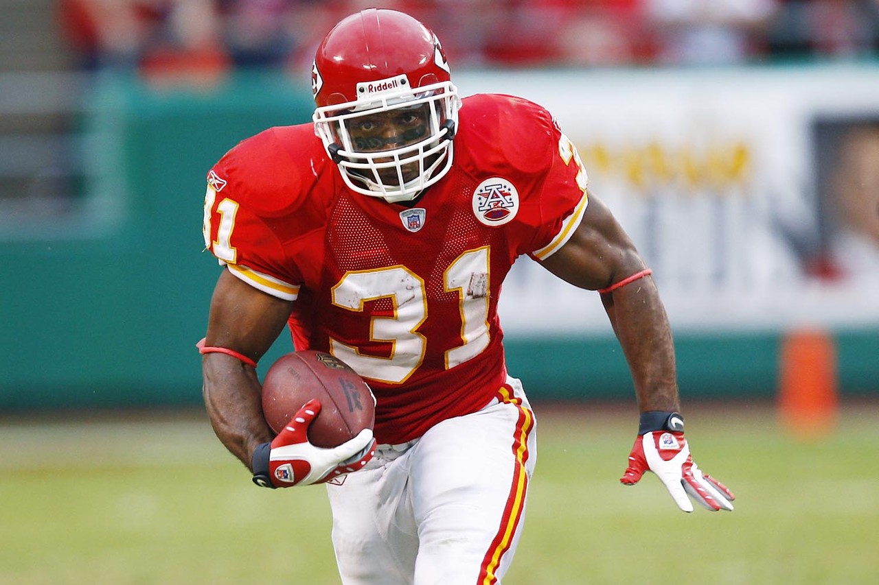 Run back to you lay. Who is the best Running back in the NFL History. NFL Players 4k photos without Helmet.